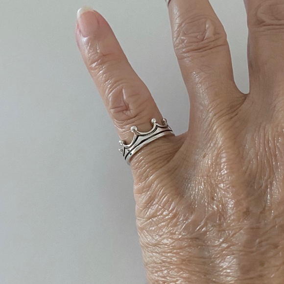👑👑TOP SELLER 👑👑 Sterling Silver Crown Ring - Picture 5 of 8